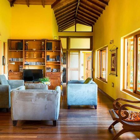 Villa Rosa Канди Екстериор снимка