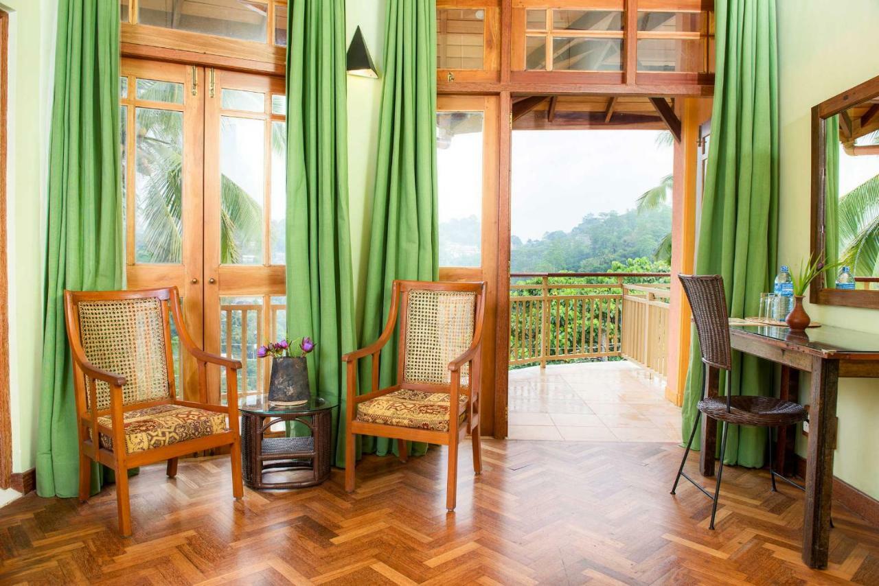 Villa Rosa Канди Екстериор снимка