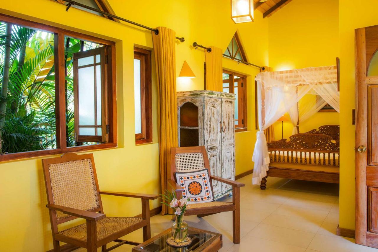 Villa Rosa Канди Екстериор снимка